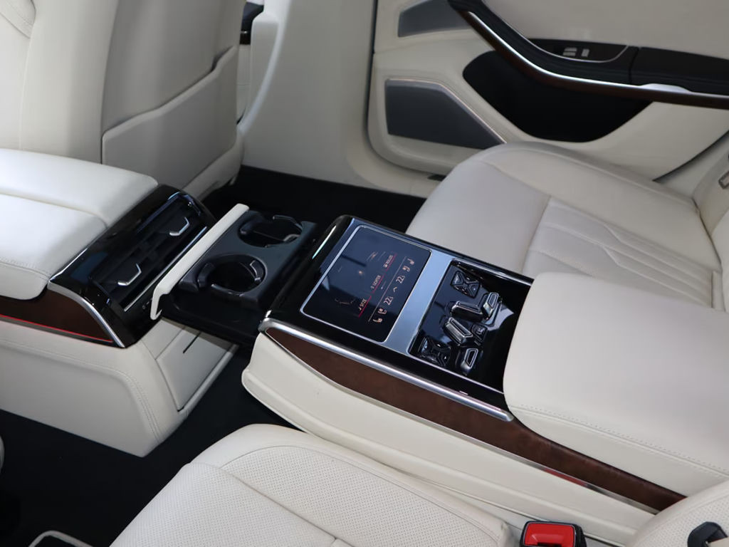 Audi S8
