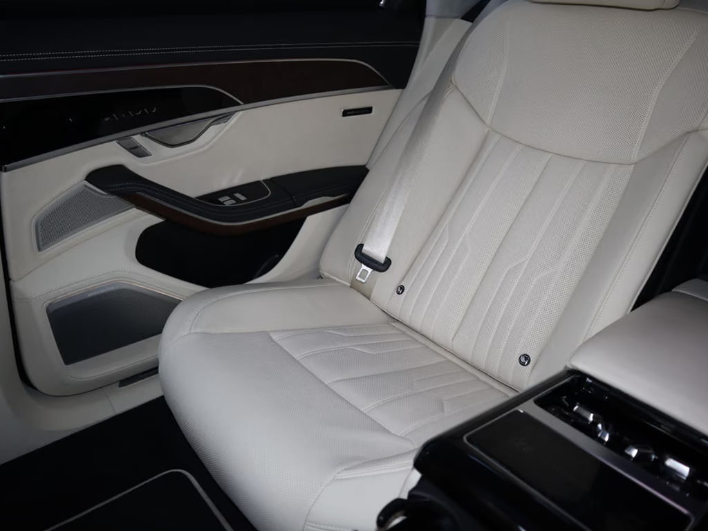 Audi S8
