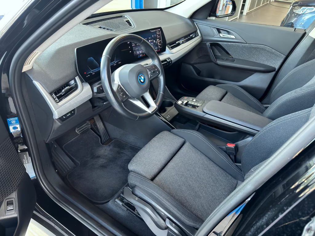 BMW iX1