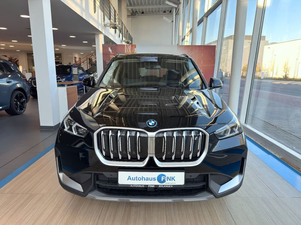 BMW iX1