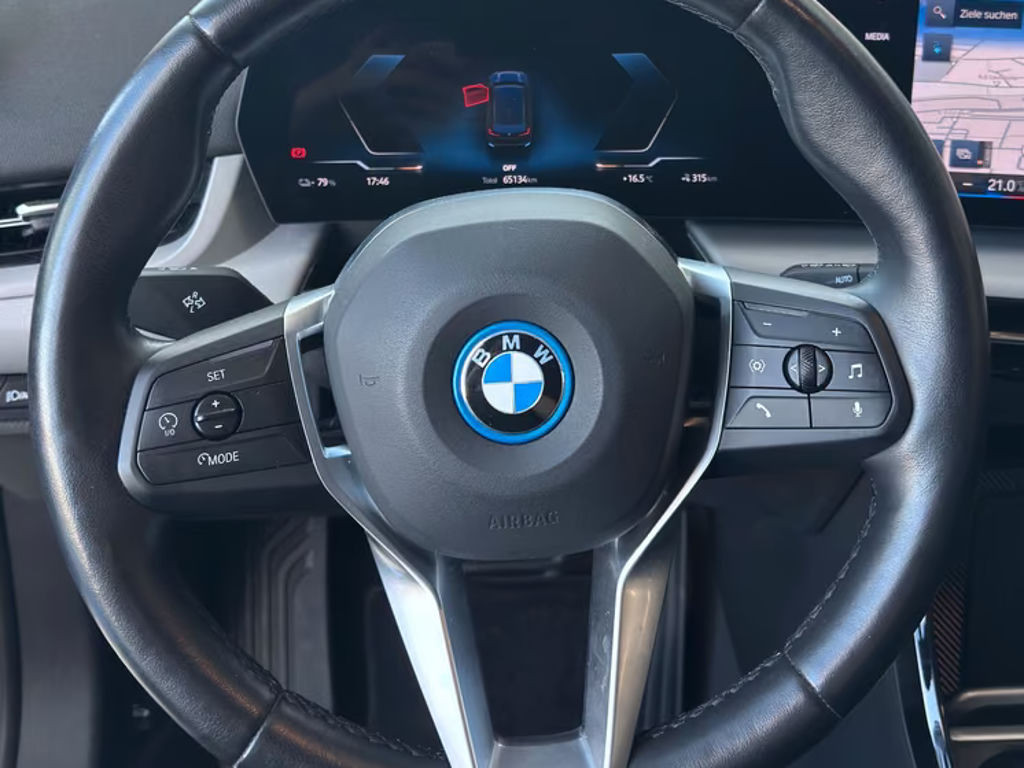 BMW iX1