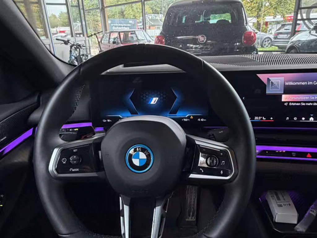 BMW i5