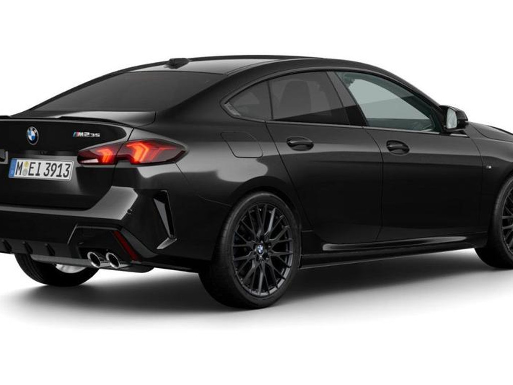 BMW M235