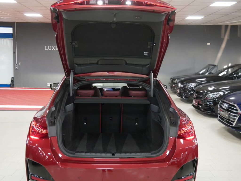 BMW i4