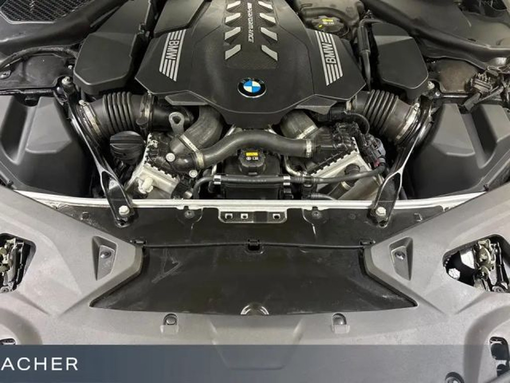 BMW M850