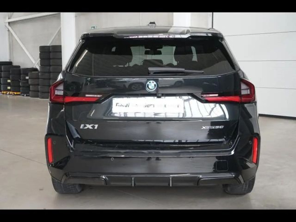 BMW iX1