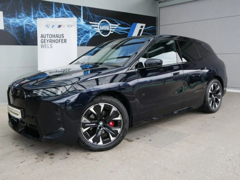 BMW iX