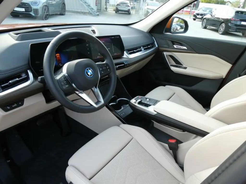 BMW iX1