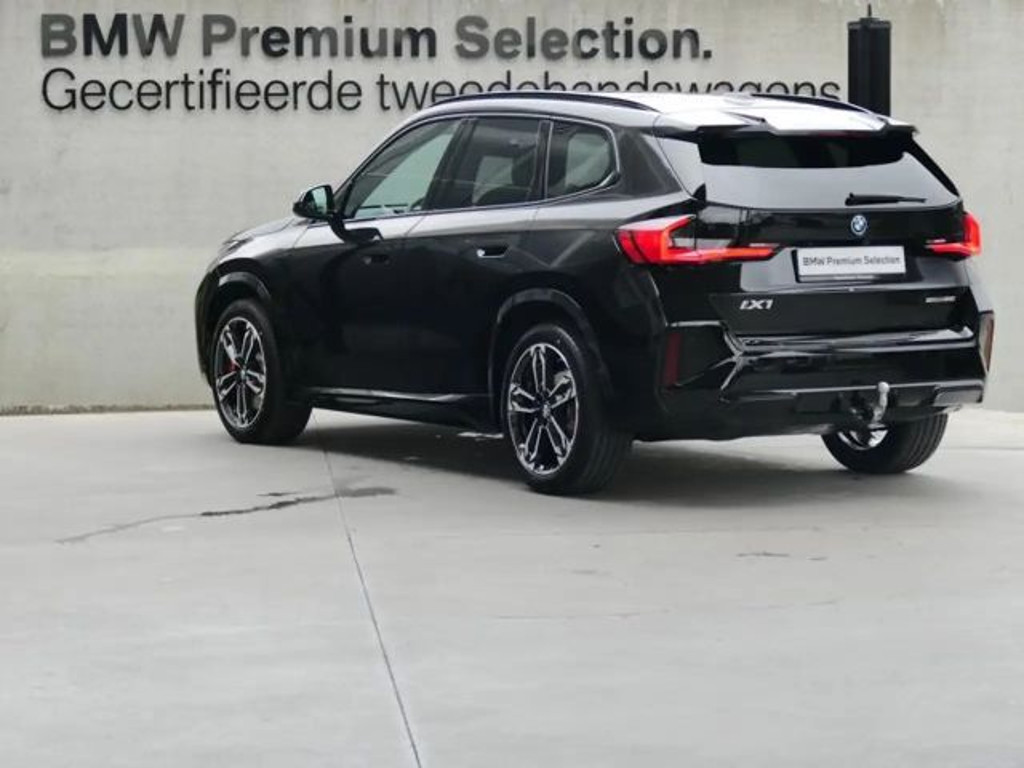 BMW iX1