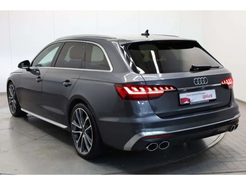 Audi S4