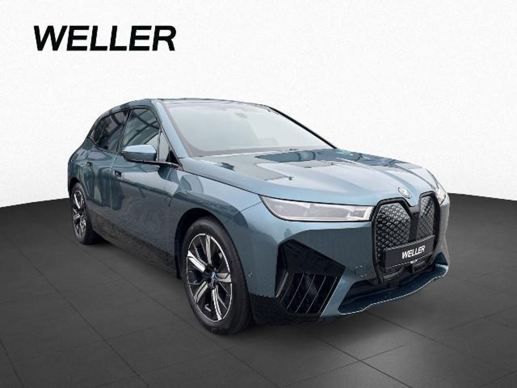 BMW iX
