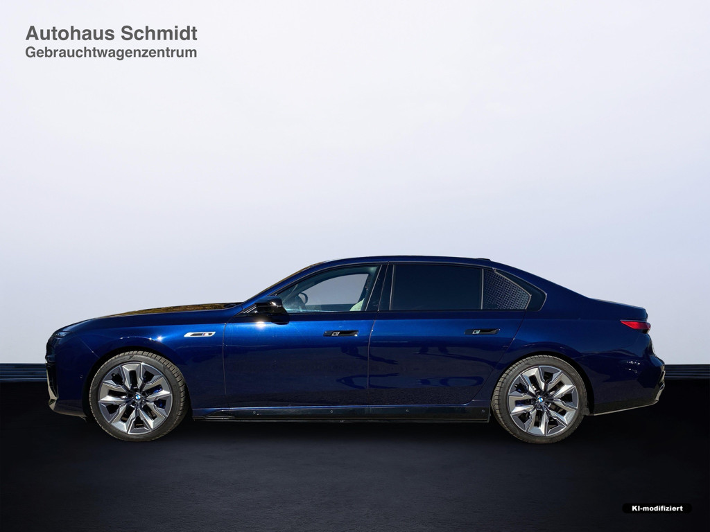 BMW i7