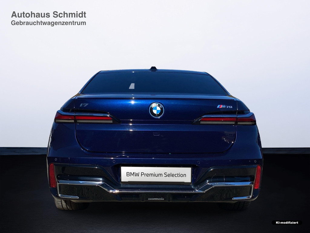 BMW i7