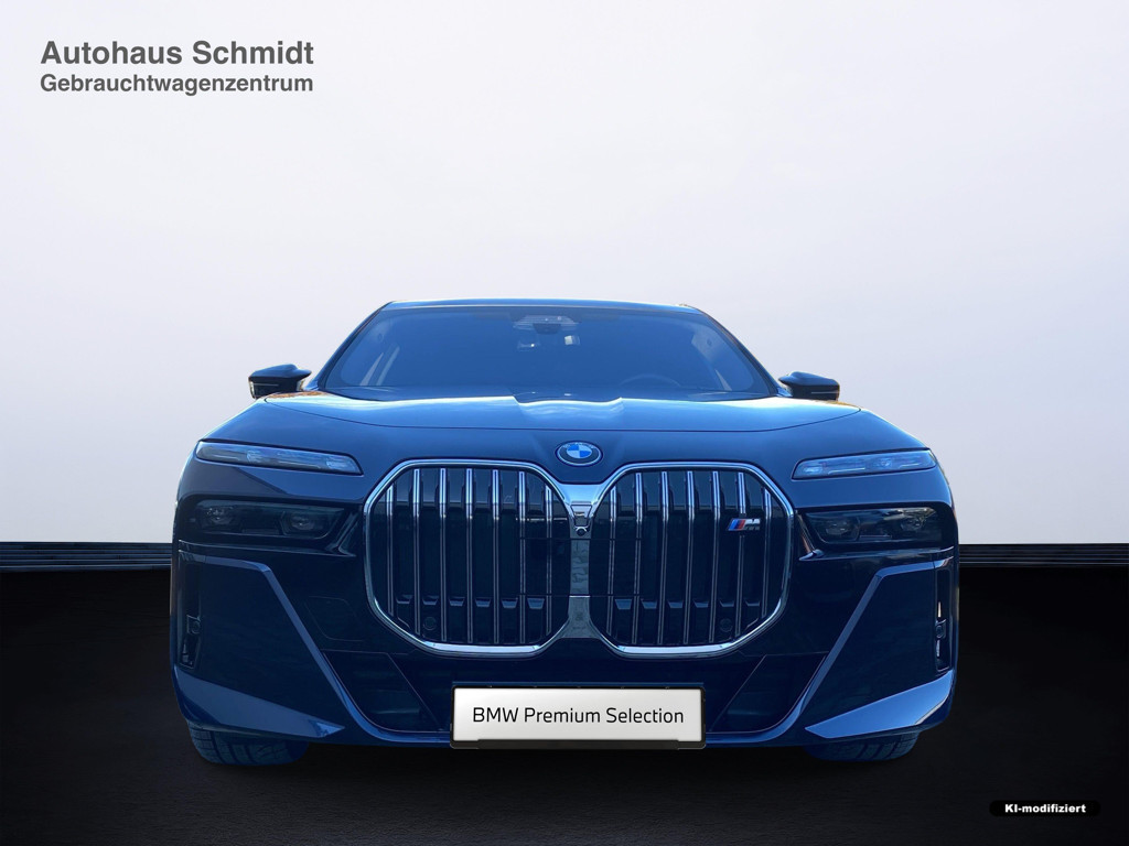 BMW i7