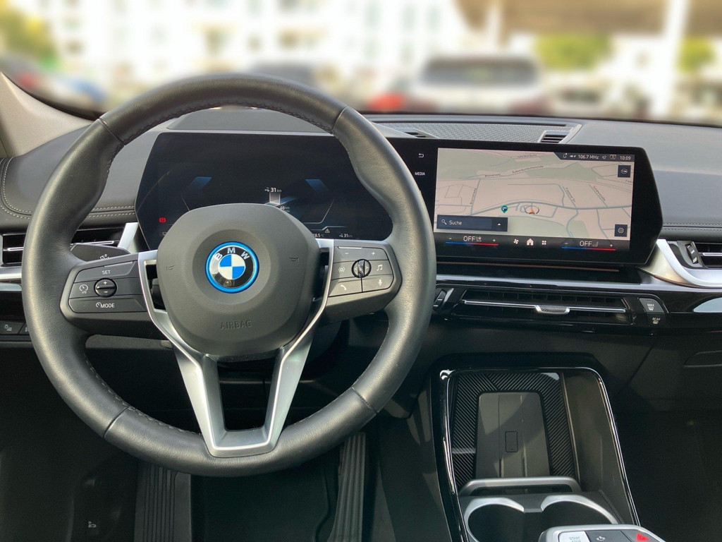 BMW iX1