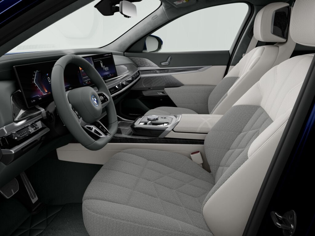 BMW i7