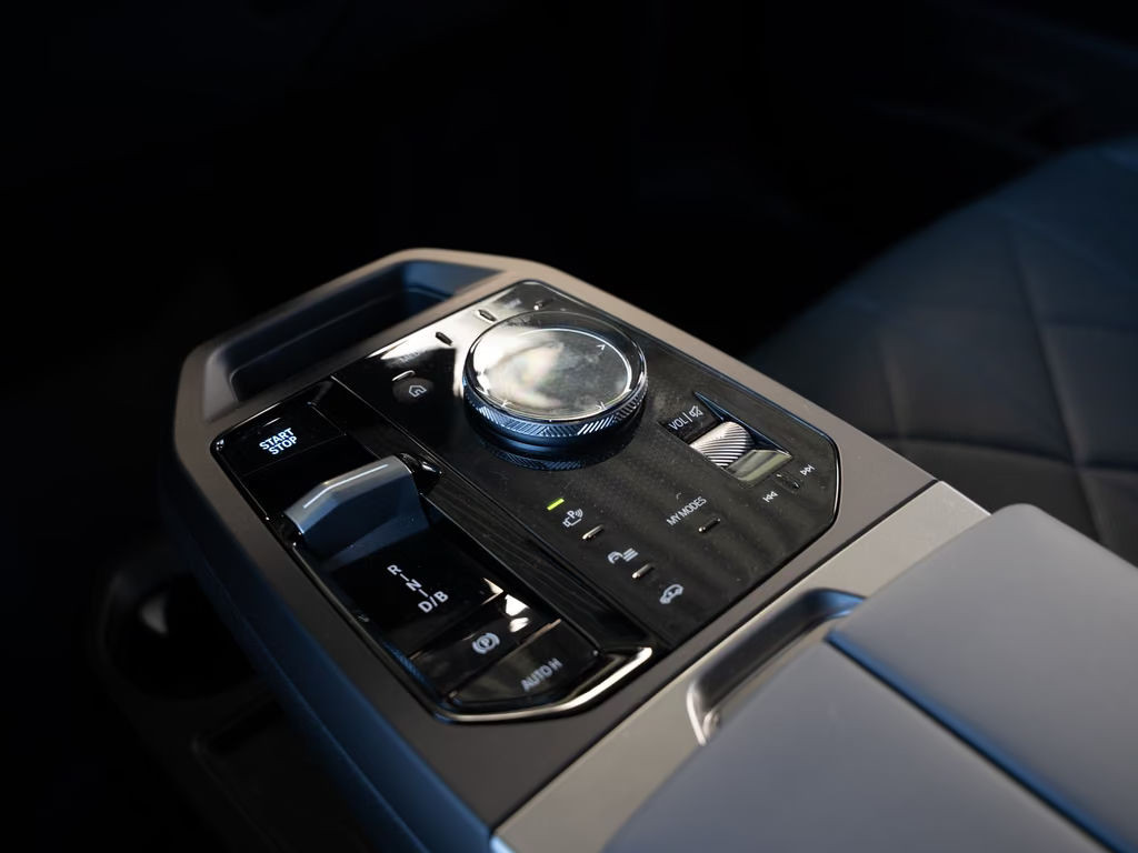 BMW iX