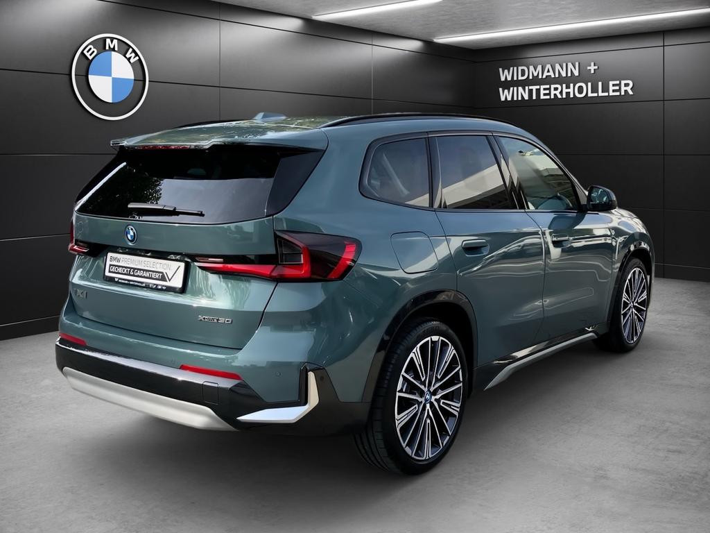 BMW iX1