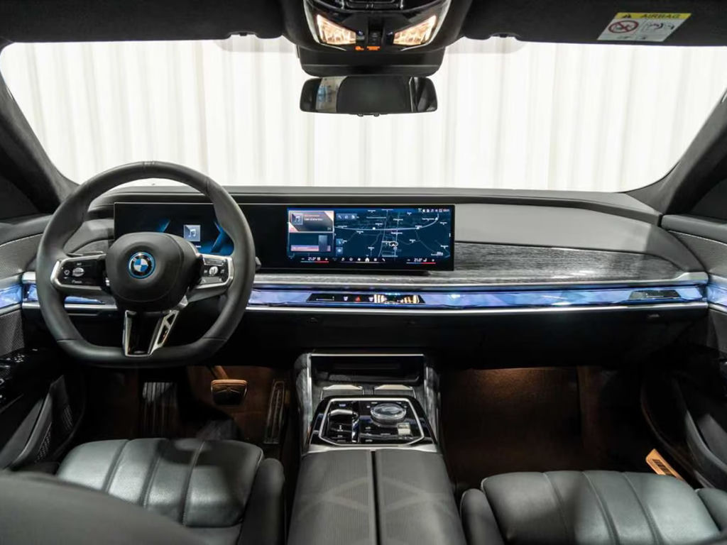 BMW i7