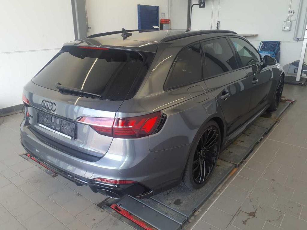 Audi RS4