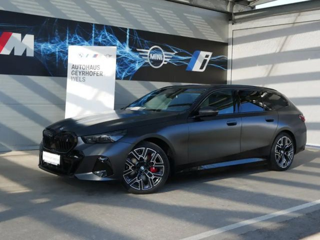 BMW i5 xDrive40 83,9kWh M-Paket Pro/AHK/Innovationspaket/Sitzlüftung/Bower&Wilkins/360°/Comfort Paket/Adapt