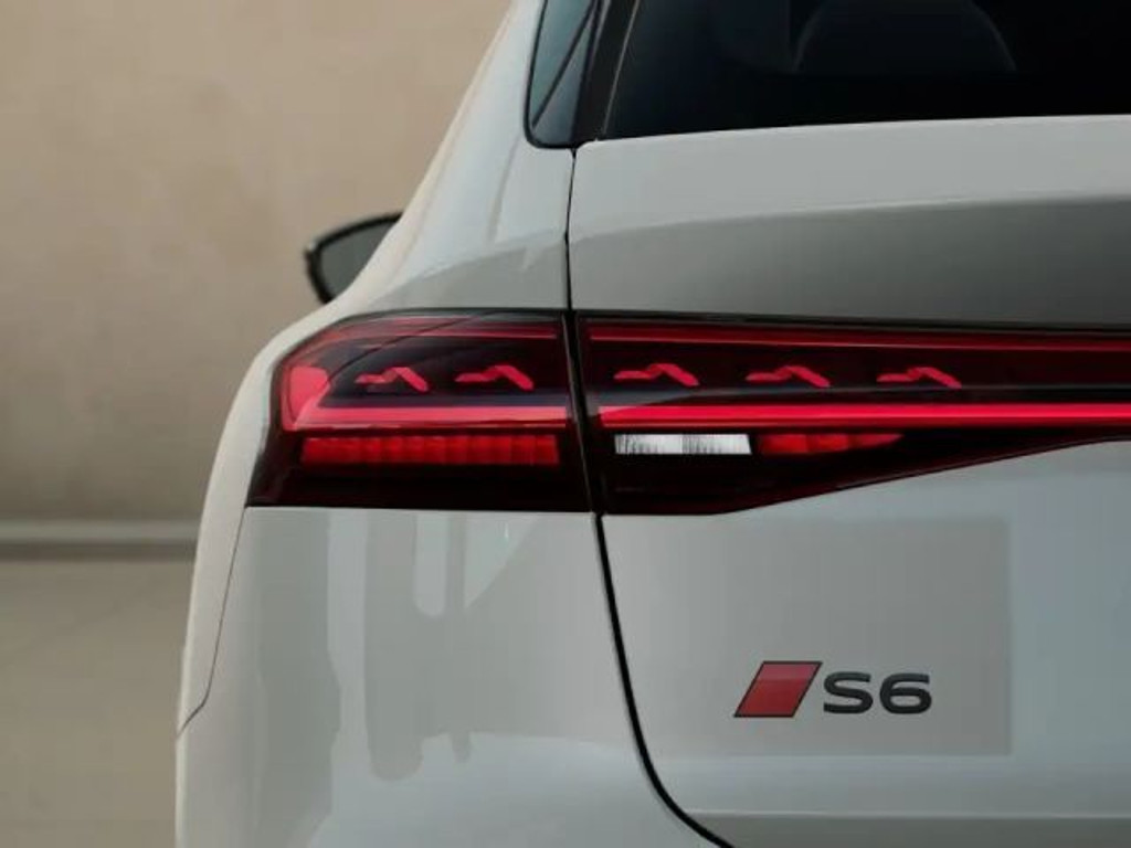 Audi S6 e-tron
