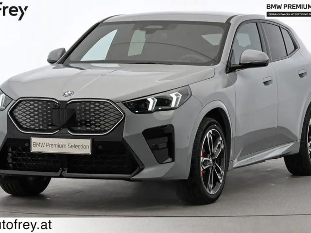 BMW iX2 xDrive30