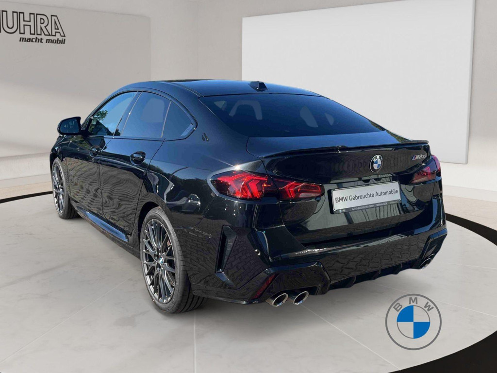 BMW M235