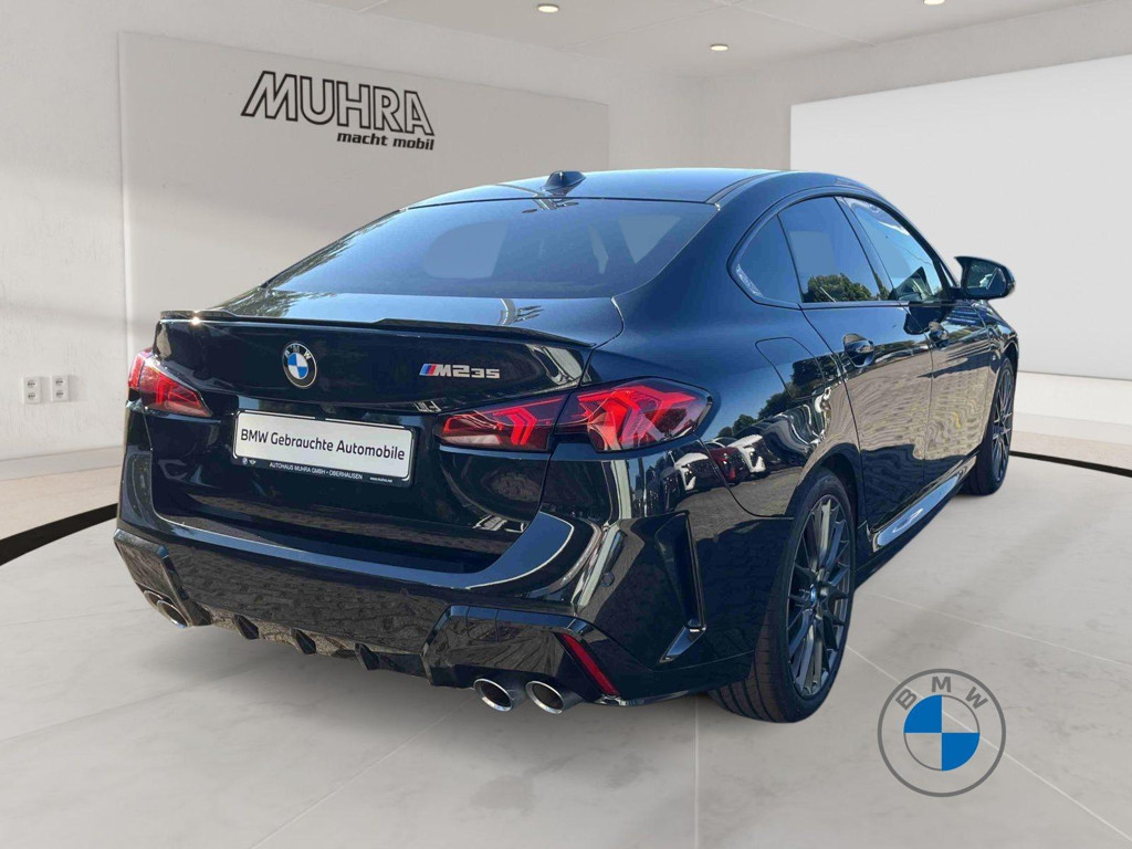 BMW M235