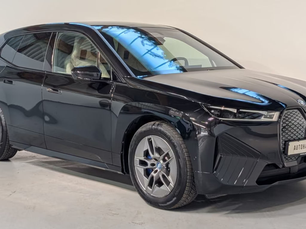 BMW iX
