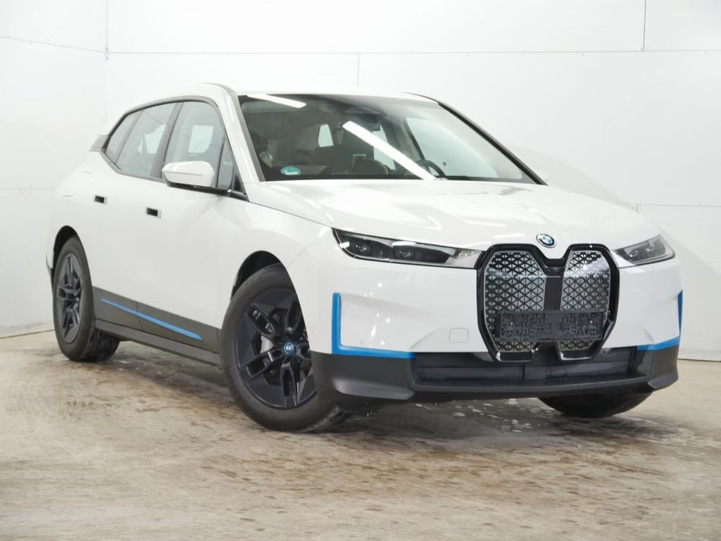 BMW iX