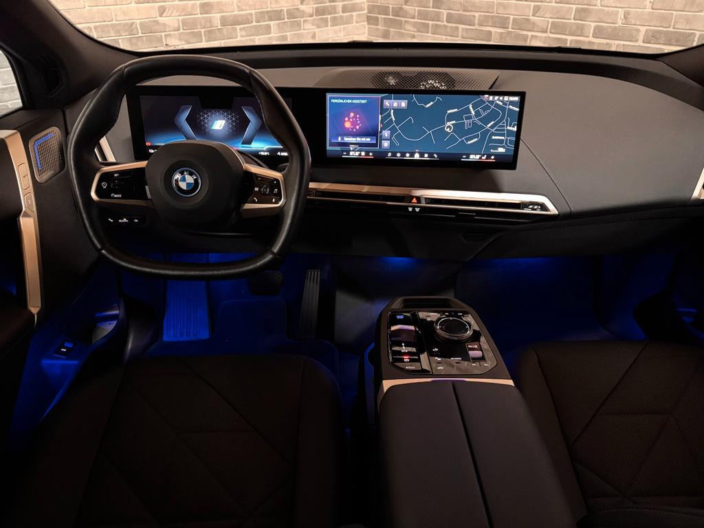BMW iX