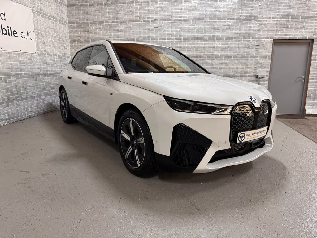 BMW iX