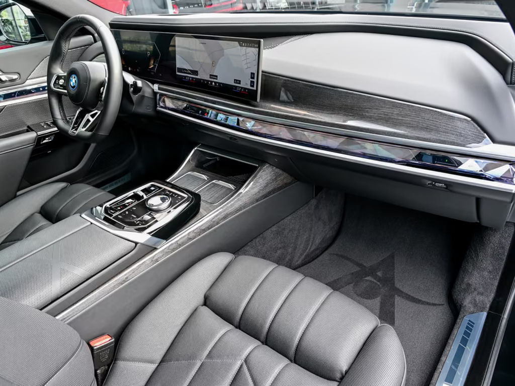 BMW i7