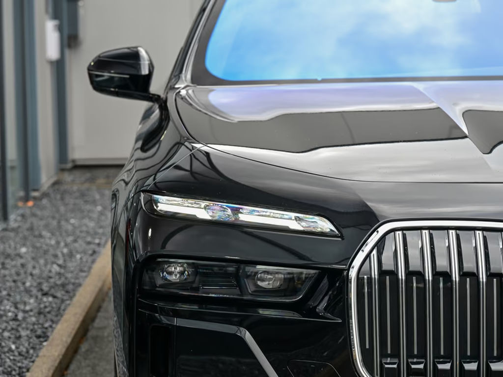 BMW i7