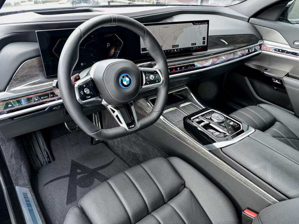 BMW i7
