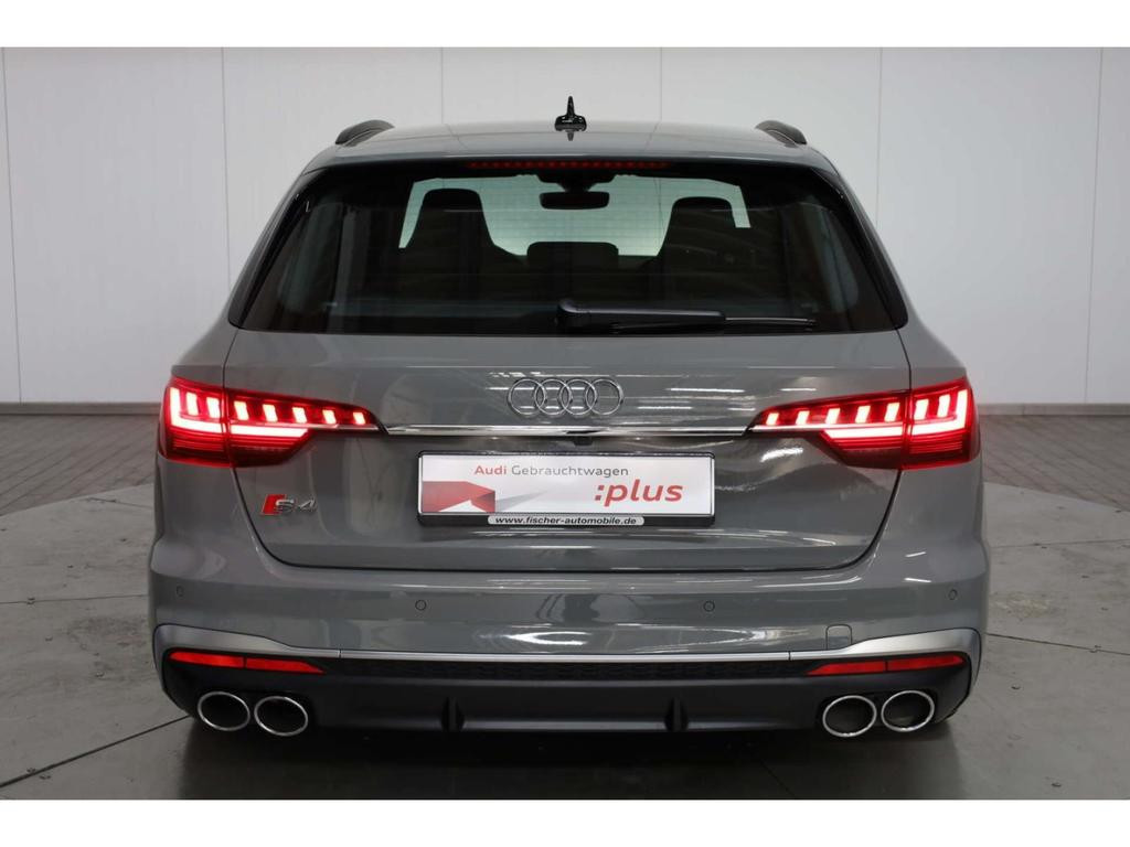 Audi S4