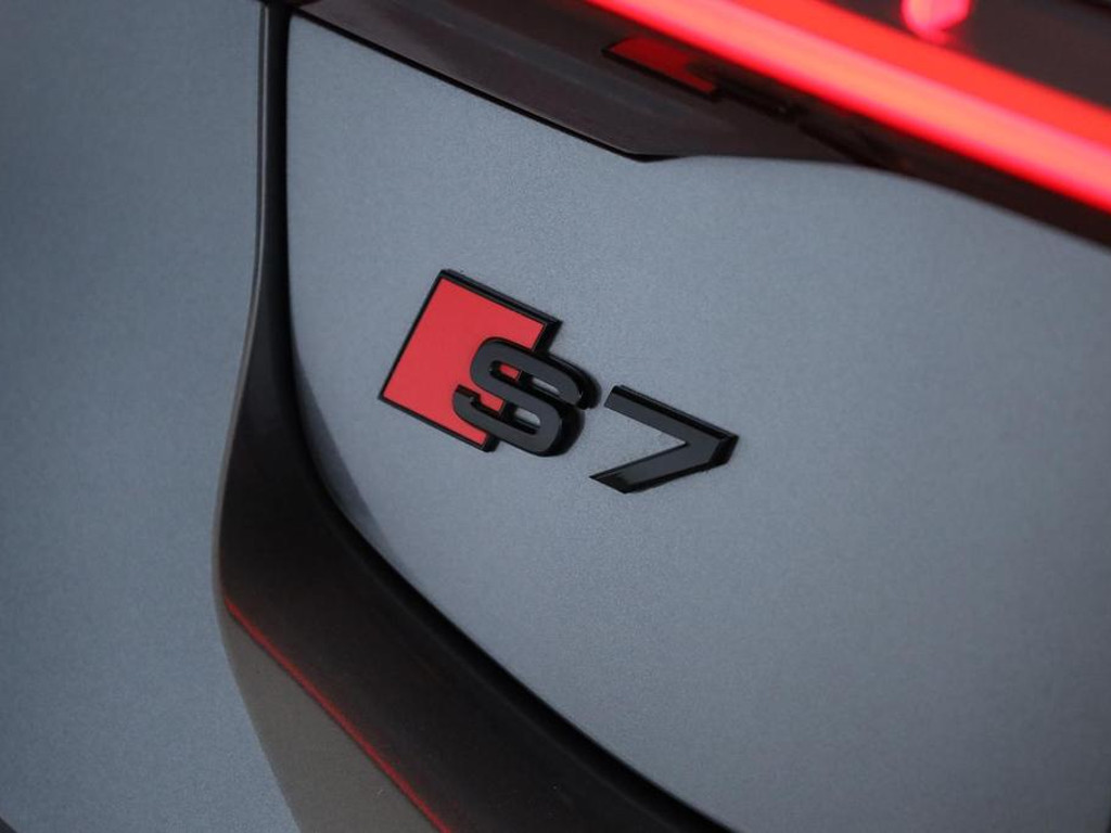 Audi S7