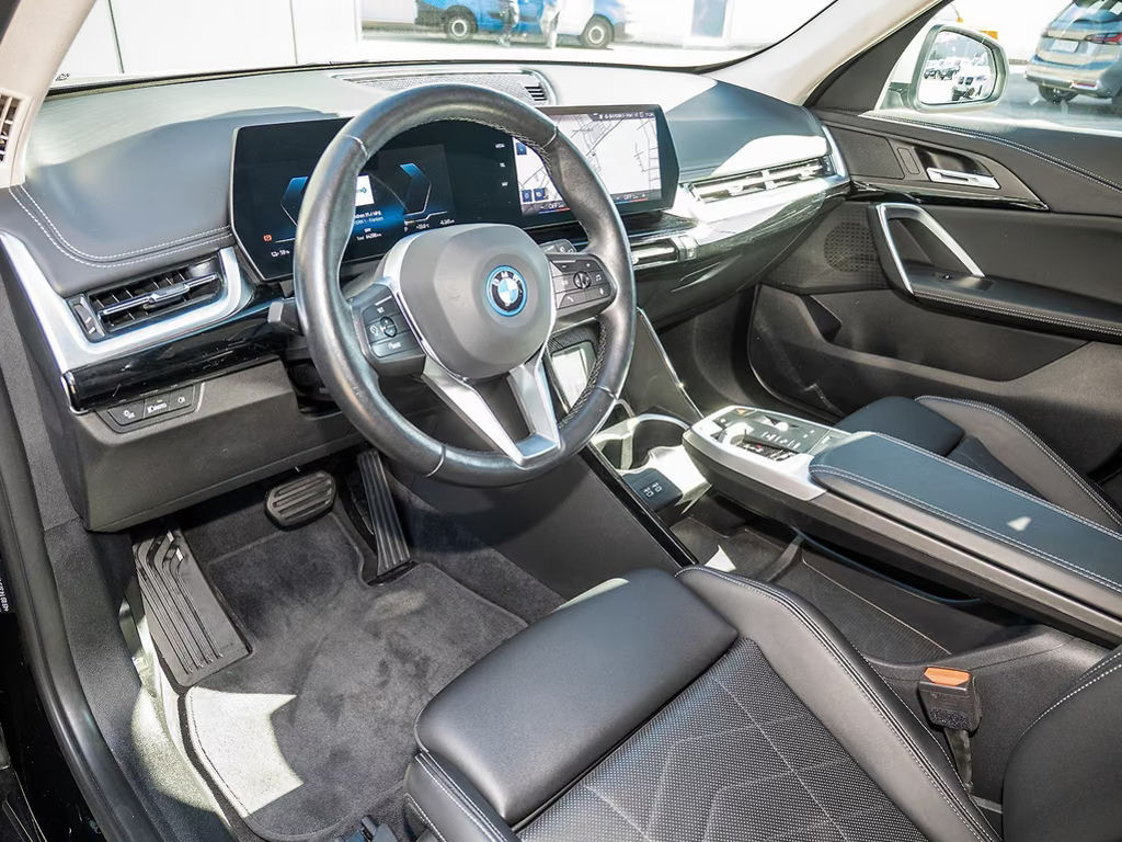 BMW iX1