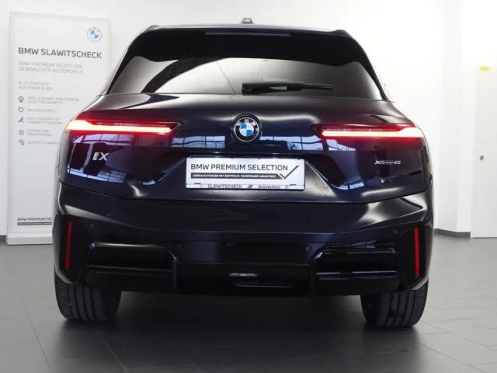BMW iX