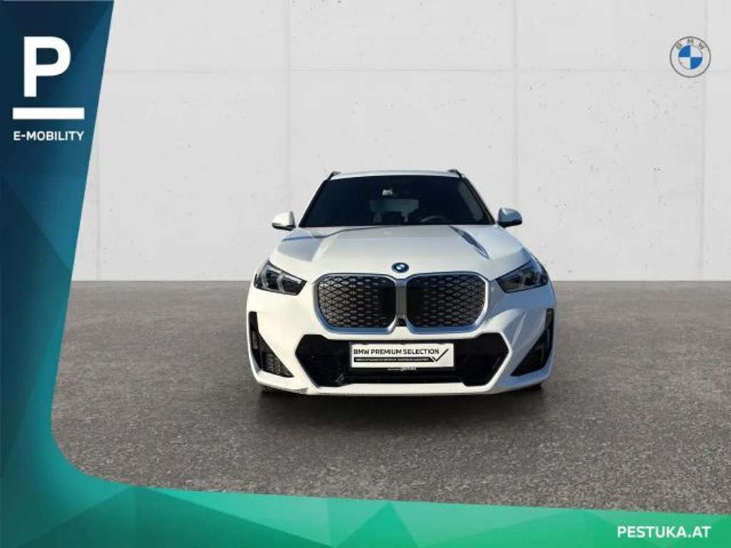 BMW iX1