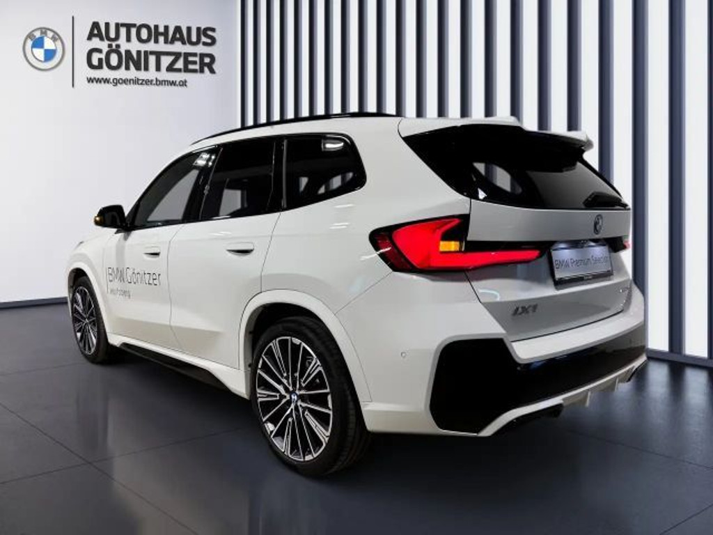 BMW iX1
