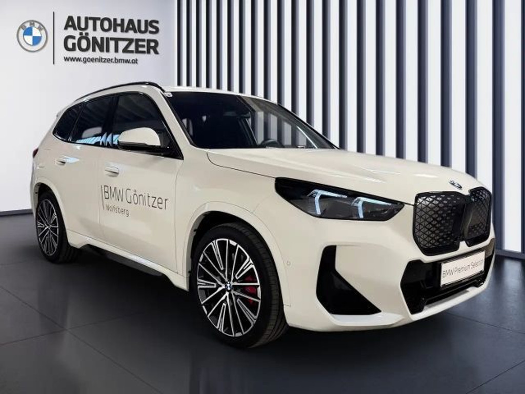BMW iX1