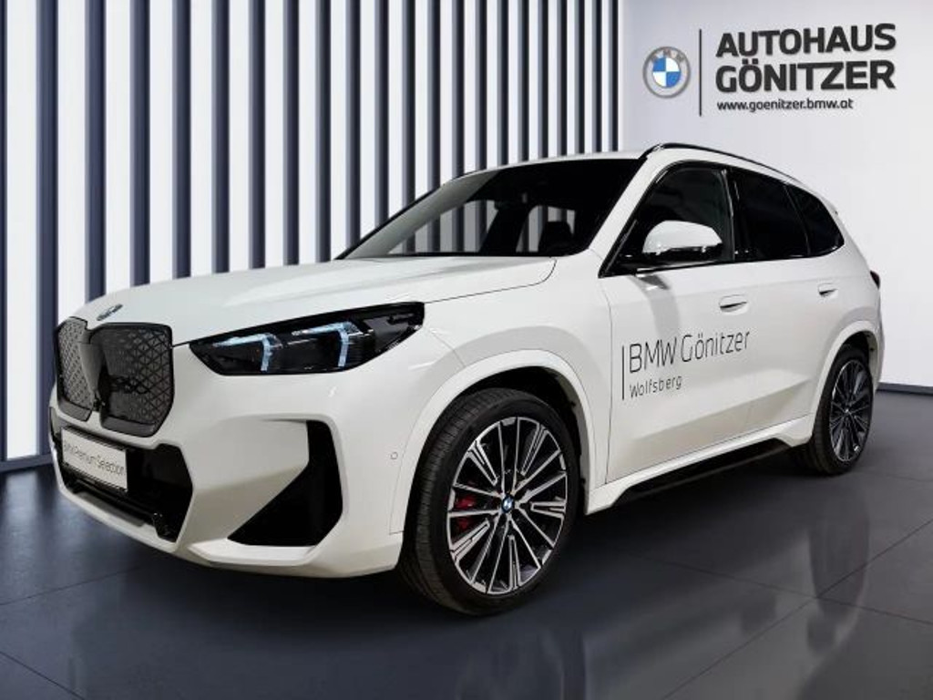 BMW iX1