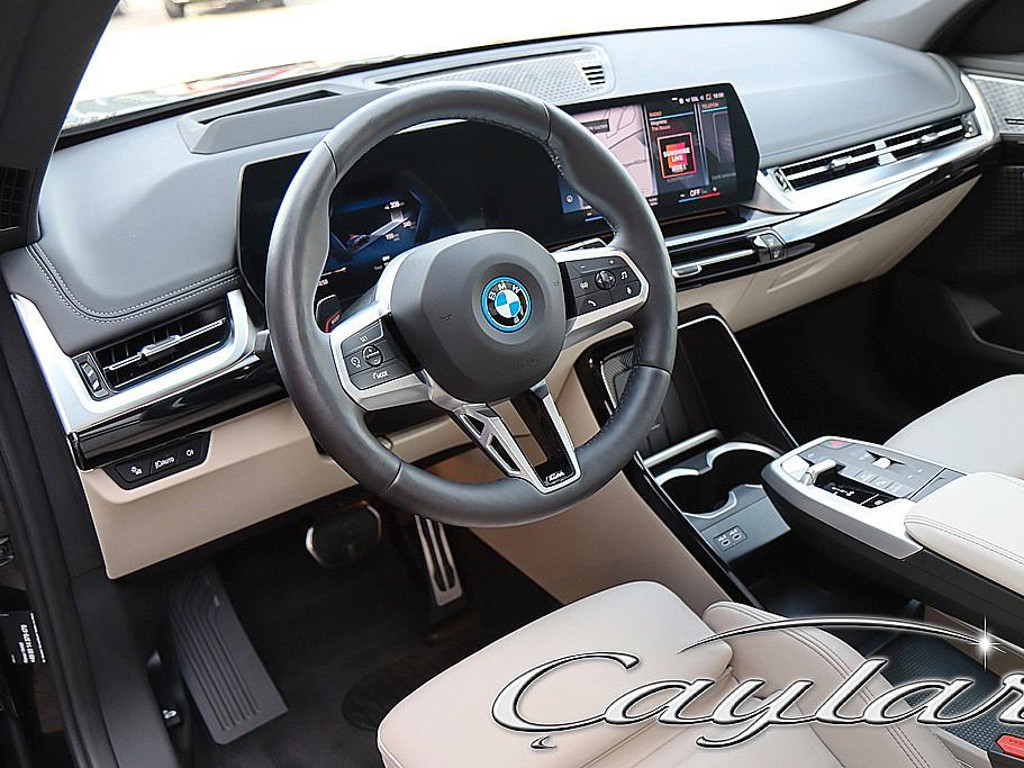 BMW iX1