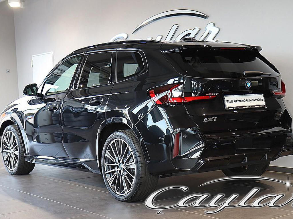 BMW iX1