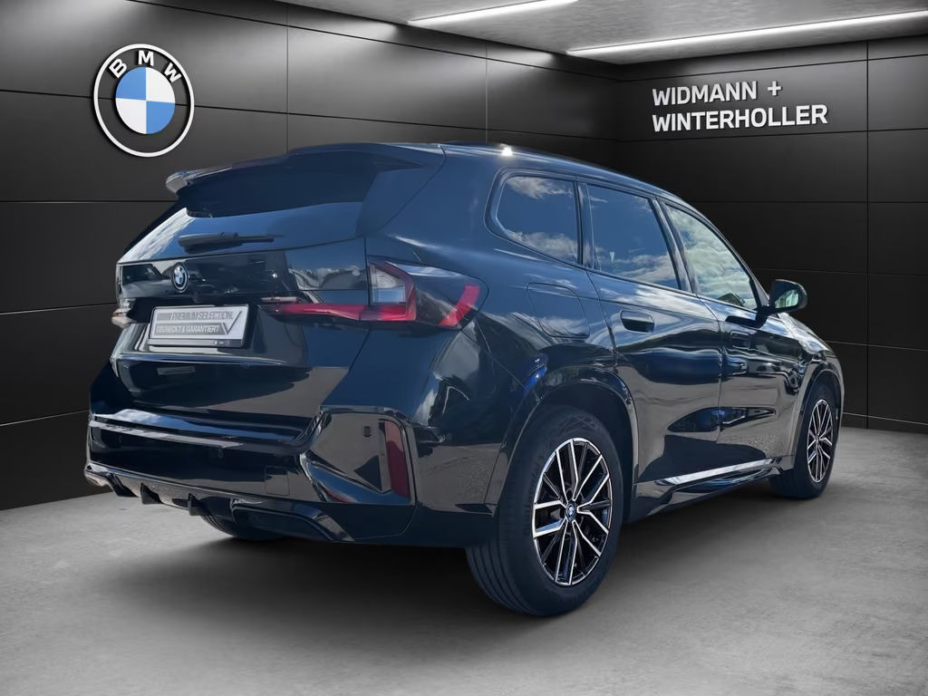 BMW iX1