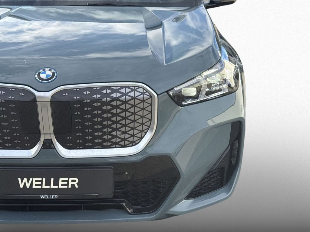 BMW iX1