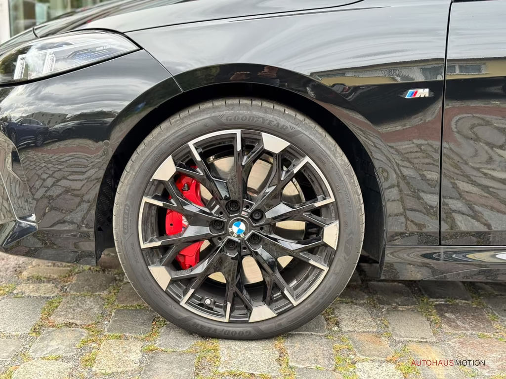 BMW M235