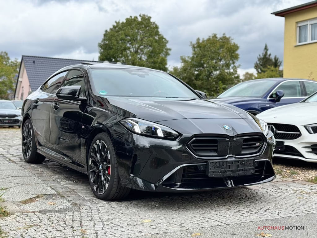 BMW M235